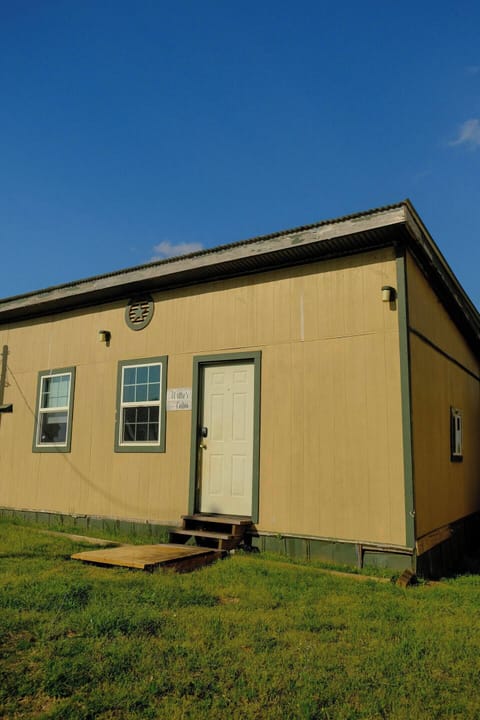 Willie's Cabin