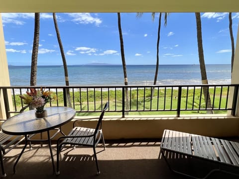 You could be sitting here with an oceanfront view of Molokini and Kaho'olawe.