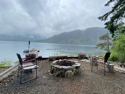 Firepit Lakeside