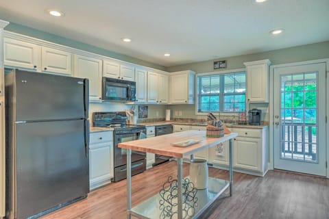 Kitchen | Cooking Basics | Coffee Maker | Paper Towels/Trash Bags Provided