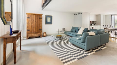 Bright and spacious living area with natural light sources #naturallight #relax #portugal #pt #lisbon