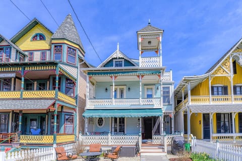 Beach Block Victorian Beauty
