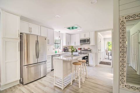 Kitchen | Pots & Pans | Ice Maker | Toaster | Spices | Crockpot