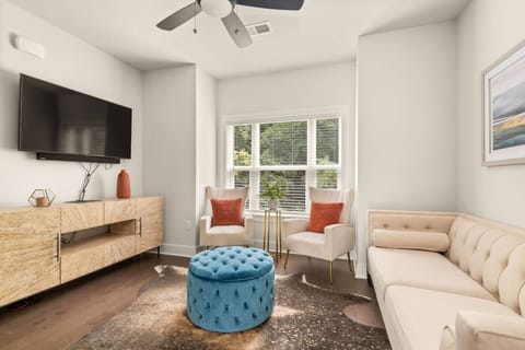 Cozy and Clean ~ Perfect spot near Airport