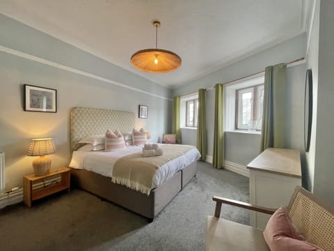 You can enjoy beautiful interior design throughout the apartment