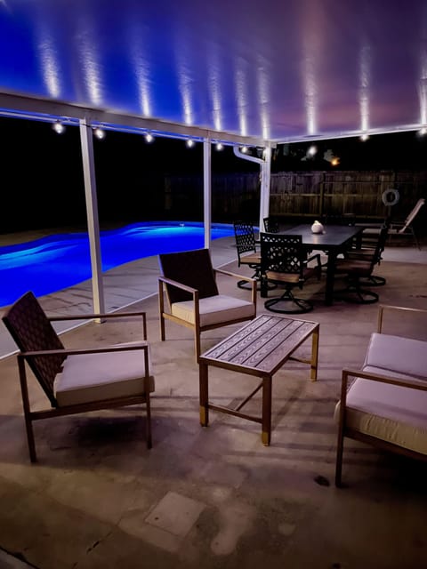 Beautiful Heated and Cooled Pool!