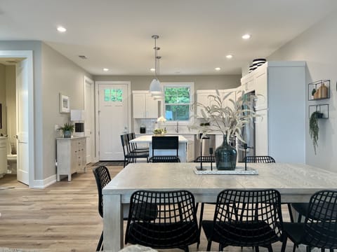 Open Concept Entertainment Area with Great Seating