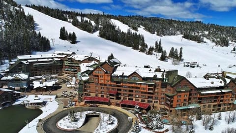 Zephyr Mountain Lodge