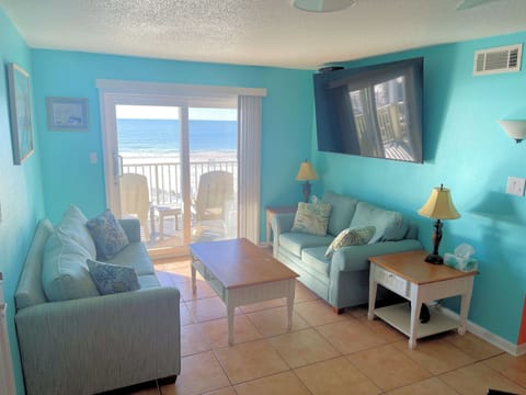 The best ocean view! Hear the waves!
A HUGE 75" 4K LCD Roku Smart TV