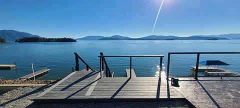Waterfront Home on Lake Pend Oreille House in Lake Pend Oreille