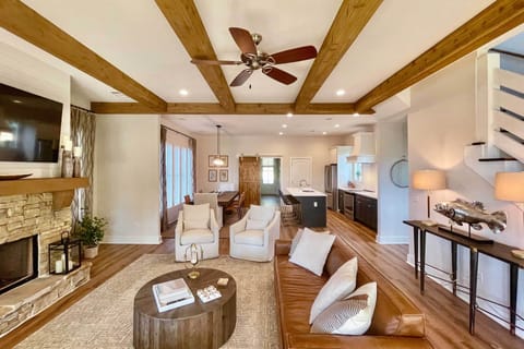 Dadeville Vacation Rental | 2,300 Sq Ft | 4BR | 3.5BA | Step-Free Entry