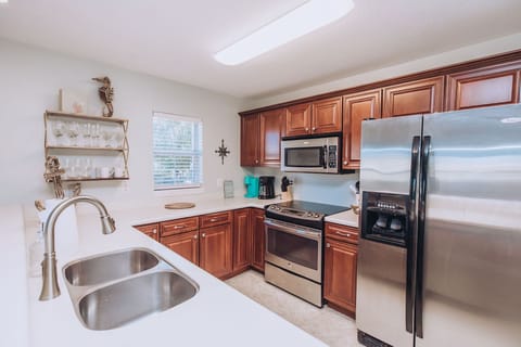 Fully stoked kitchen