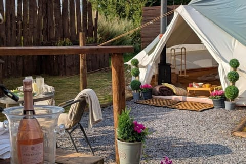 The Paddock, Staffordshire; Gorgeous lakeside glamping