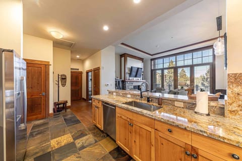 4001 Northstar Dr Unit 103-print-008-005-Northstar Dr 103Indoor16-3275x2183-300dpi