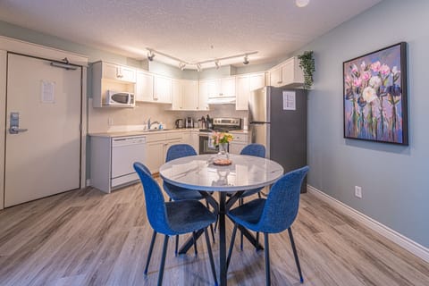 Dining area and kitchen 