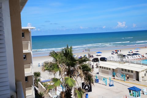 Relax • Unwind
No drive beach access go left. Drive on beach access ($) go right