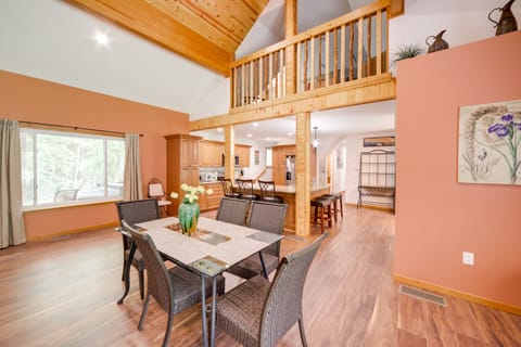Dining Room | Dishware/Flatware Provided