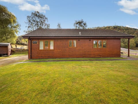 Cloud, Building, Sky, Property, Window, Plant, House, Tree, Wood, Natural Landscape