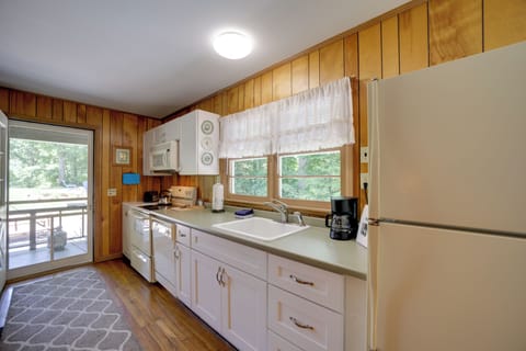 Kitchen | Cooking Basics | Toaster Oven | Blender | Trash Bags | Paper Towels