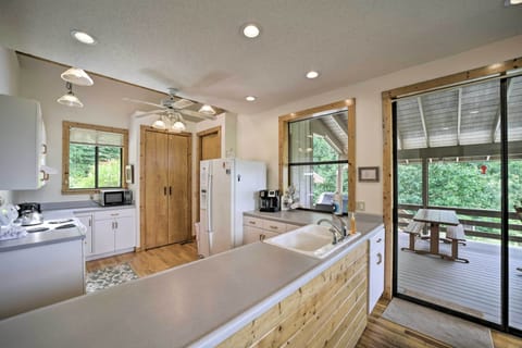 Kitchen | Coffee Maker | Toaster