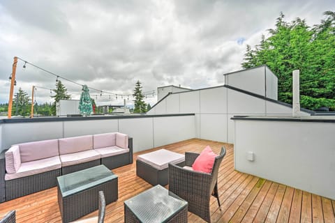 Seattle Vacation Rental | 2BR | 2BA | 1,000 Sq Ft | Step-Free Entry