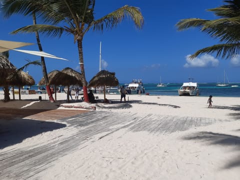 BAVARO BEACH, PUNTA CANA BIBIJAGUA