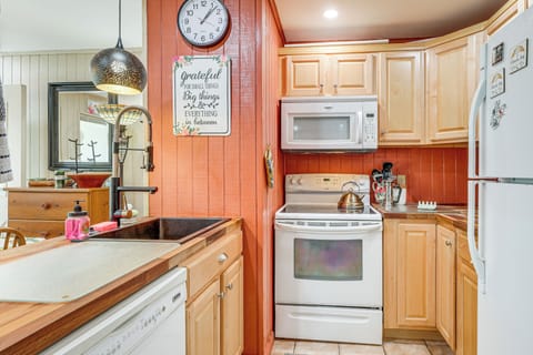 Kitchen | Dishwasher | Electric Stove | Toaster | Cooking Basics