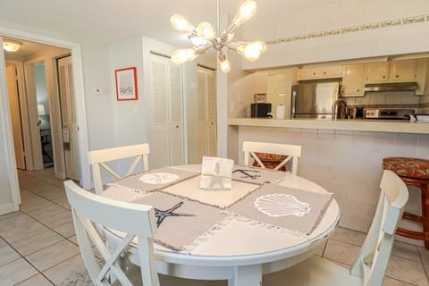 St. Augustine Beach Rentals Dining Room