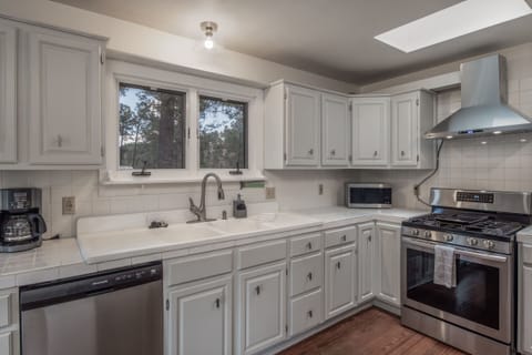 Spacious kitch with all new appliances to make your favorite meals like at home!