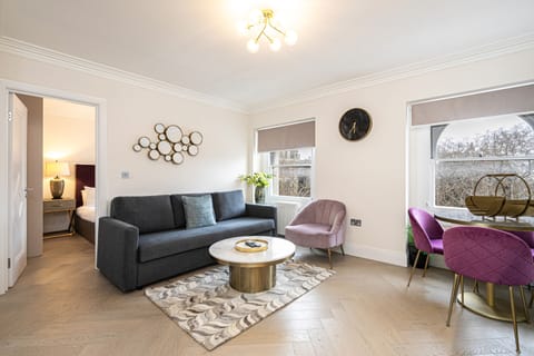 Living Room / Lounge