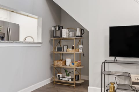 Modern Townhome less than 5 miles from FSU- 3b/2b House in Tallahassee