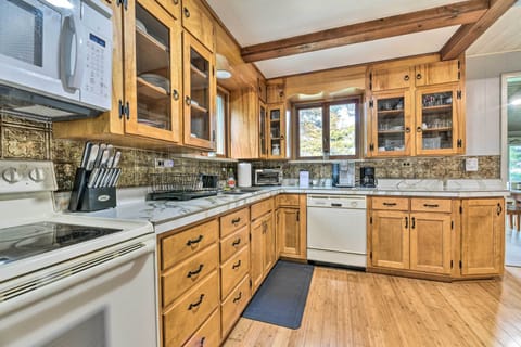 Kitchen | Complimentary Spices | Crockpot | Cooking Basics