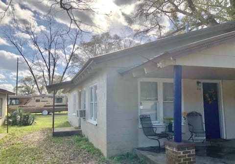 Outside view of this duplex, there is a long time tenant on the other side
