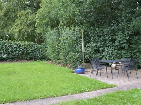 Lawned garden area with fruit trees | Jasmine Cottage - Brookfarm Cottages, Middle Mayfield, near Ashbourne