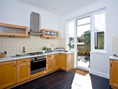 Kitchen | Quay House - Seashore, Newquay