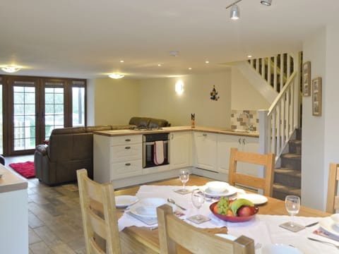 Open-plan design | Rhiwal Kitty - Trehwfa Cottages, Bodedern, near Holyhead