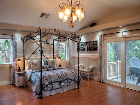 Upstairs Master Suite With Private Deck