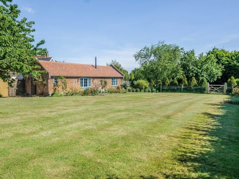 Lovingly restored barn conversion | The Bull Pen, Lawford