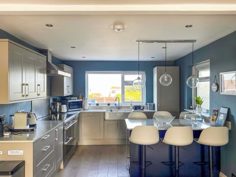 Kitchen | Villa Calafia - Atlantic Way, Porthtowan