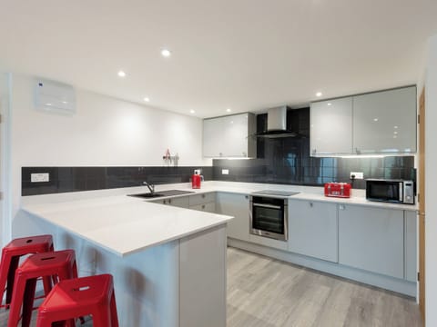 Fully appointed fitted kitchen | Grandview Dartmouth, Dartmouth