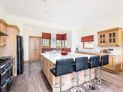Fully appointed kitchen | Piperdam House, Piperdam, near Dundee