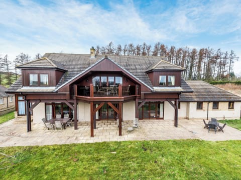 Stunning holiday home | Piperdam House, Piperdam, near Dundee