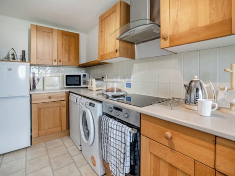 Kitchen | Granary Cottage - Amroth Cottages, Amroth, near Saundersfoot