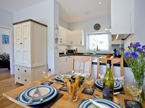 Dining Area | Dunlin 4 - The Cove, Brixham