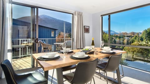 Dining room with Views of Coronet Ski Field