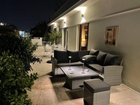 Sitting area at large veranda
