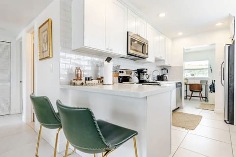 Full kitchen has everything you need for a great meal prep.