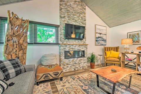 Arcadia Village Vacation Rental | 3BR | 2BA | 1,584 Sq Ft | 1 Step to Access