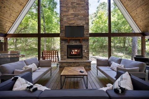 Lauren, June 2023 "Our group thoroughly enjoyed our stay. The space was exactly as described - no surprises whatsoever! The outdoor space was phenomenal and they had everything you’d need for a comfortable extended stay."