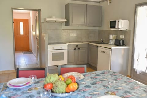 Kitchen - Le Pimparin